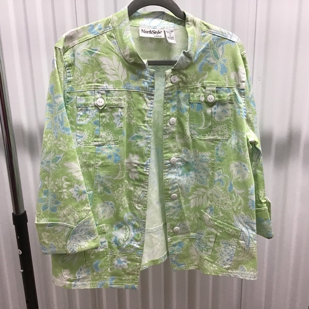 North Style Button Up Lightweight Jacket